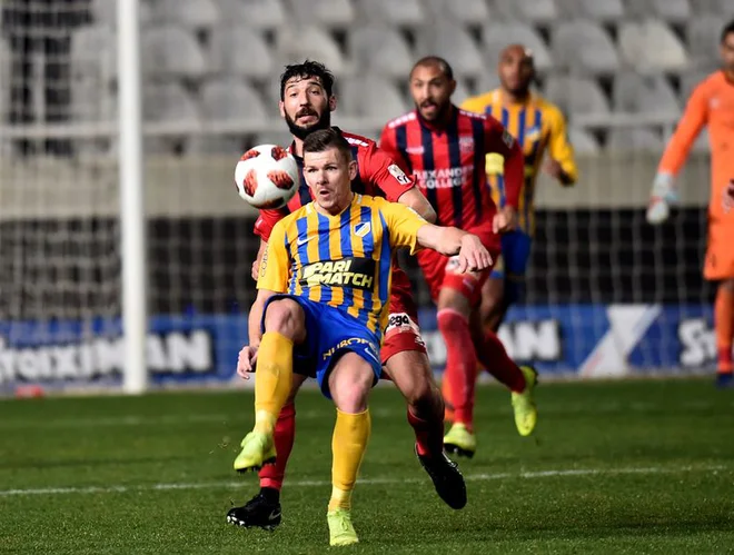 Roman Bezjak bo poskušal zabiti čimveč golov v majici Apoela. FOTO: Apoel