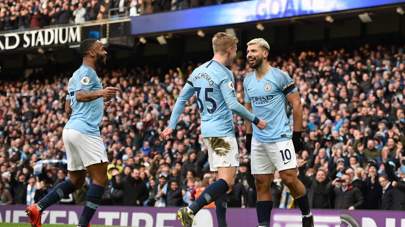 Fotografija: Napadalec Sergio Agüero (desno) igra v odlični formi v majici Manchester Cityja. FOTO: AFP