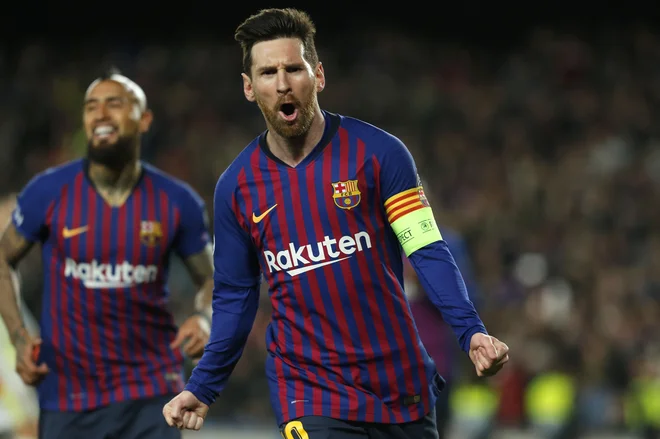 Lionel Messi napoveduje ofenzivno igro Barcelone proti vratom Jana Oblaka. FOTO: AFP