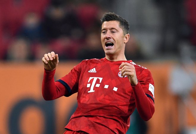 Robert Lewandowski bo danes popoldne glavni adut Bayerna v derbiju z Dortmundom. ​FOTO: Reuters