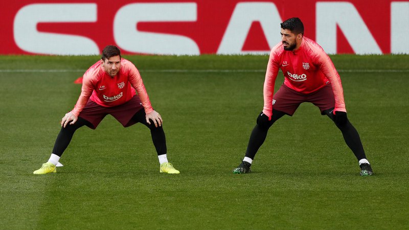 Fotografija: Lionel Messi in Luis Suarez bosta drevi glavna aduta Barcelone v Manchestru. FOTO: Reuters