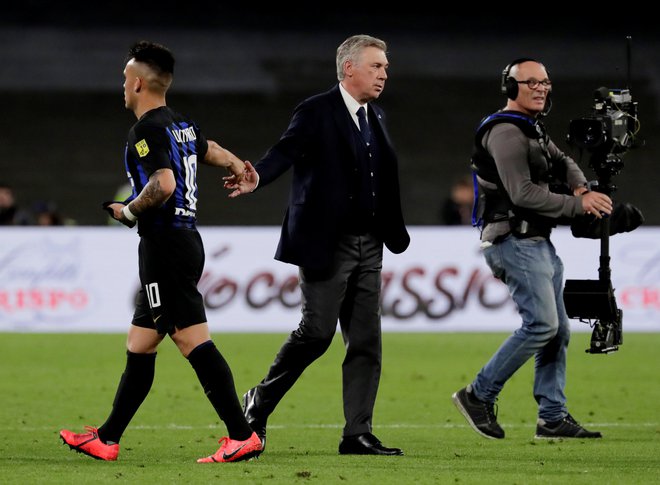 Eden od najuspešnejših trenerjev na svetu Carlo Ancelotti je Josipu Iličiću v pogovoru zatrdil, da ga z veseljem čaka v Neaplju. FOTO: Reuters