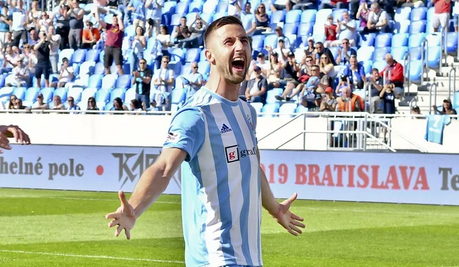 Napadalec Andraž Šporar prihaja v Slovenijo v odlični strelski formi. FOTO: Slovan Bratislava