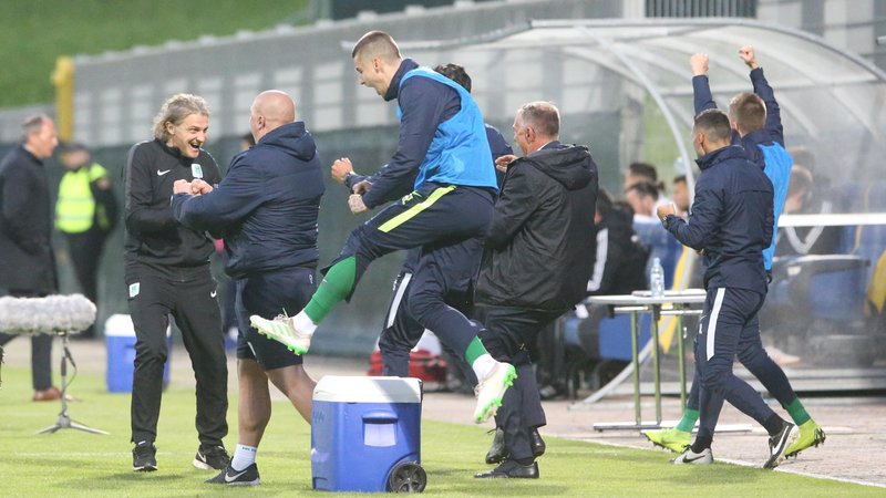 Fotografija: Nogometaši Olimpije so se poslovili od prejšnje sezone z zmago nad Mariborom v Celju, 19 dni zatem bodo izvedeli za ime naslednjega velikega izziva. FOTO: Tadej Regent