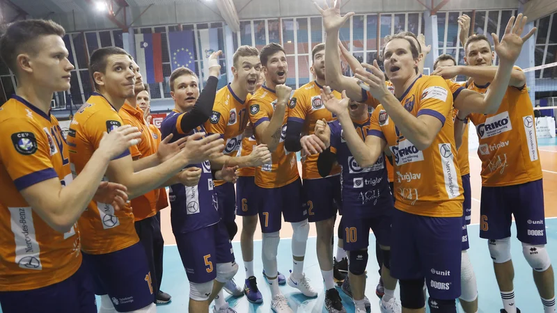 Fotografija: Kateri odbojkarji bodo v prihodnji sezoni nosili dres ACH Volleyja? FOTO: Leon Vidic