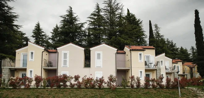 Po obnovi Mihevčevih bungalovi, Adria resort, v Ankaranu. Foto Uroš Hočevar