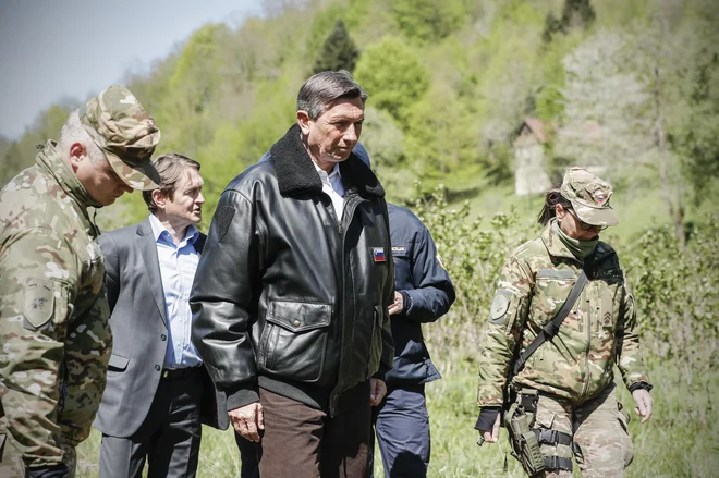 Pahor z Andrejem Kavškom, županom Črnomlja. FOTO: Uroš Hočevar/Delo