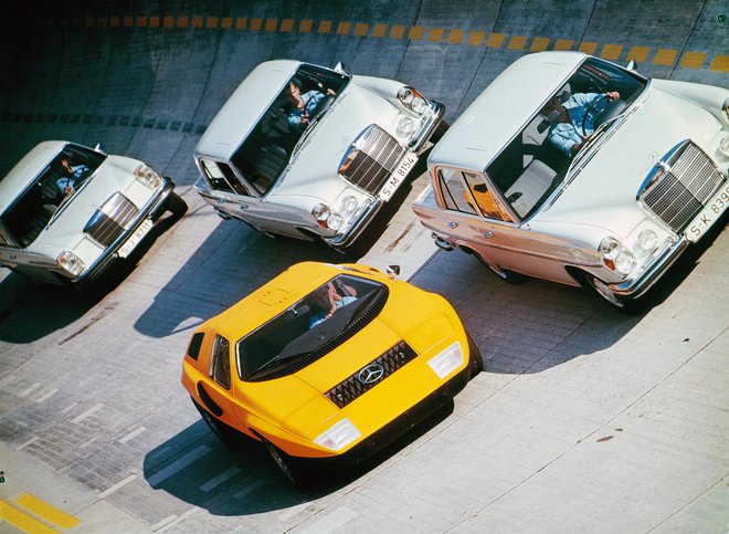 Ob koncu šestdesetih let se je zdel C111 kot sanjska poživitev klasične Mercedesove šole.