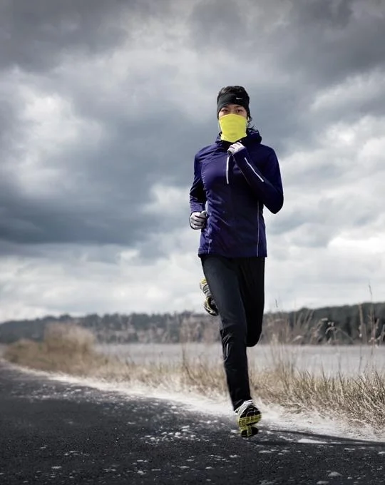 Maske so različne in večina med njimi nas ne ščiti pred virusi, bolj so primerne za to, da morebiti mi s kašljanjem ne okužimo koga drugega. FOTO: Shutterstock