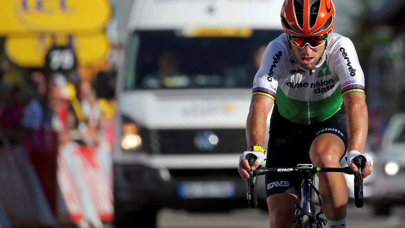Fotografija: Mark Cavendish ima v zadnjih sezonah veliko težav, kljub temu pa ostaja eden najbolj priljubljenih kolesarjev med navijači. FOTO: Reuters