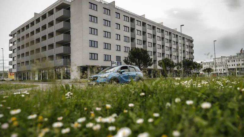 Fotografija: V Koprskih vratih je od 164 stanovanj rezerviranih več kot polovica. Foto Uroš Hočevar
