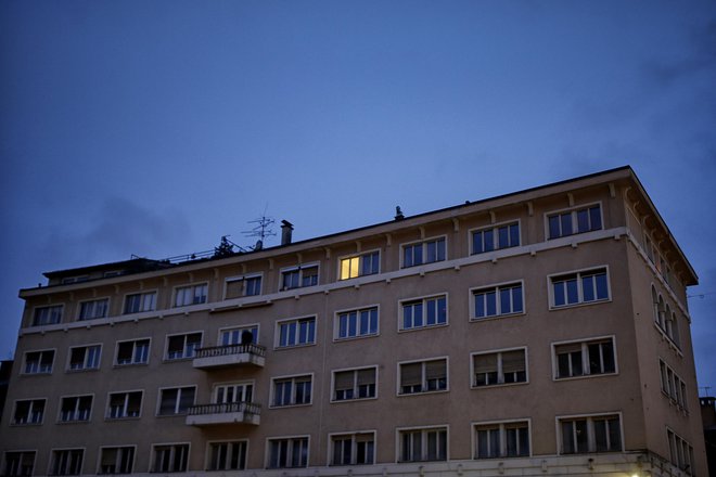 Koronavirus je pokazal, da v stari Ljubljani živi le peščica stanovalcev. FOTO: Blaž Samec