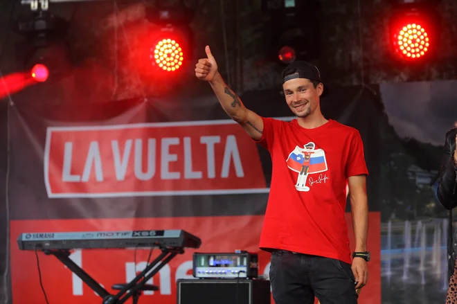 Lani je Roglič na noge dvignil Slovenijo s 3. mestom na Giru in zmago na Vuelti. FOTO: Jože Suhadolnik/Delo