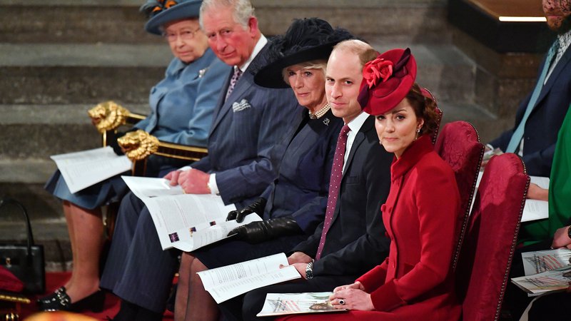 Fotografija: Kraljica se je nazadnje pojavila v javnosti 9. marca, na dan Commonwealtha, ki velja za najpomembnejši britanski praznik. Osrednja slovesnost ob prazniku poteka v Westminstrski opatiji.  FOTO: Reuters