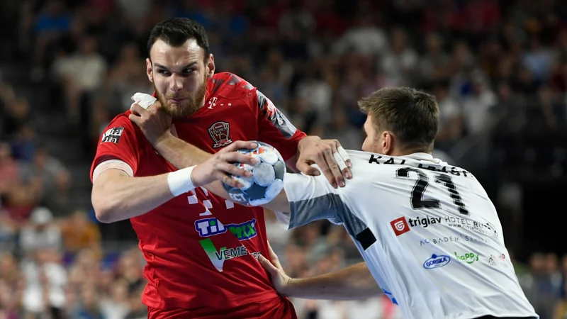Fotografija: Po dveh sezonah igranja za Veszprem se Borut Mačkovšek seli v Szeged. FOTO: AFP