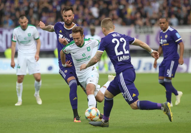 Razumljivo je, da imata Olimpija in Maribor vsak svoje želje pred morebitnim nadaljevanjem sezone 2019/20 v 1. SNL. FOTO: Tadej Regent