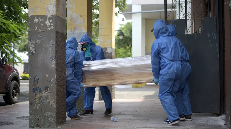 Fotografija: Epicenter izbruha koronavirusa v Ekvadorju je v pristaniškem mestu Guayaquil. FOTO: Reuters