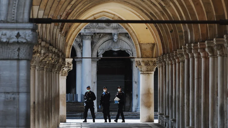 Fotografija: Italijani nimajo razloga za optimizem glede gospodarskih, družbenih in političnih perspektiv svoje države. Foto AFP