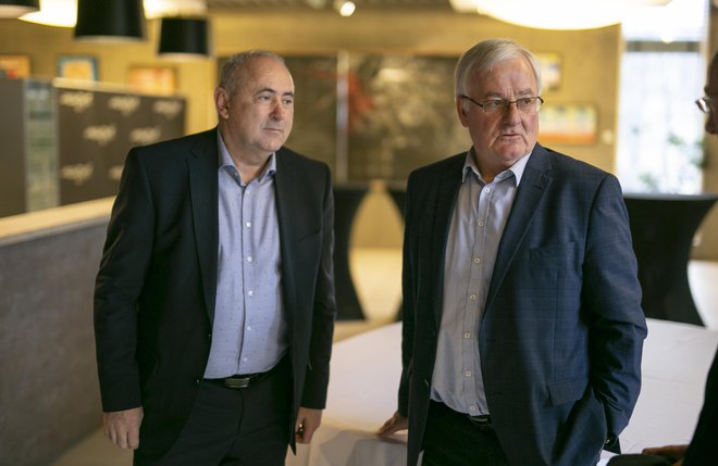 Radenko Mijatović, sedanji predsednik NZS, in Rudi Zavrl, režiser prvih velikih uspehov v samostojnosti. FOTO: Jože Suhadolnik/Delo