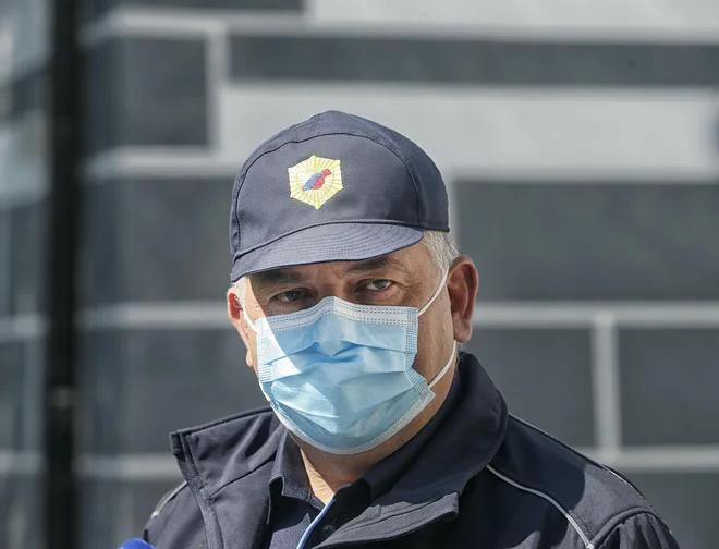 Vršilec dolžnosti generalnega direktorja policije Anton Travner: »V zadnjih 24 urah so našteli okoli 60 nezakonitih prehodov na celotni državni meji.« FOTO: Blaž Samec/Delo