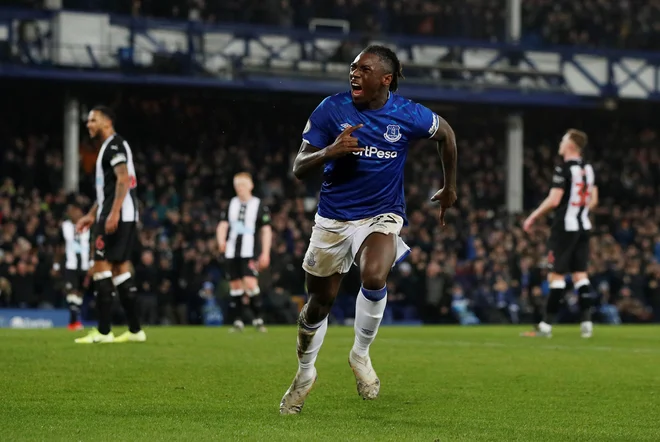 Italijanski nogometaš Moise Kean si je privoščil veliko neumnost. FOTO: Reuters