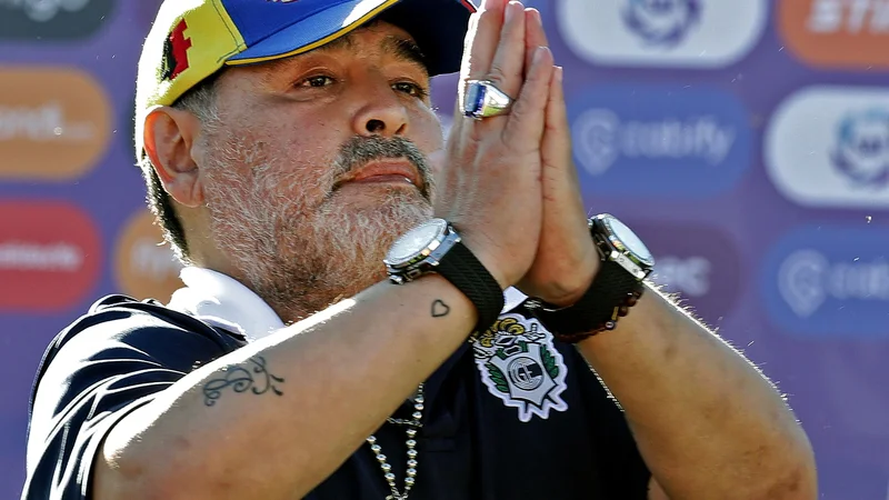 Fotografija: Diego Maradona ima »dolg jezik« in iskrive misli, ki pogosto naletijo na prava ušesa. FOTO: AFP