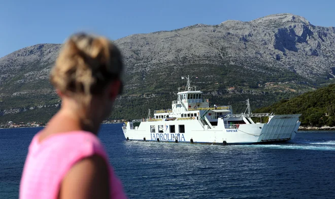 Posebno kočljivo vprašanje je, kako po končani epidemiji spet zagnati turizem. FOTO: Primož Zrnec