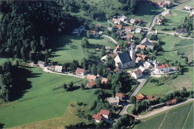 Obračala sva pedala in se šalila, nobenega priganjanja ni bilo, le čisto veselje. FOTO: PGD Polhov Gradec