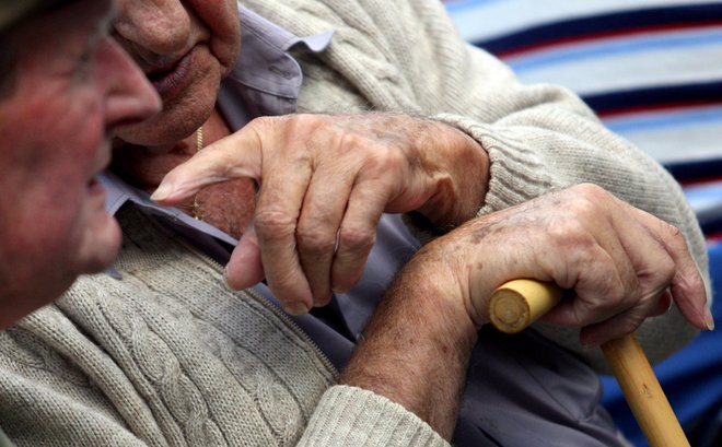Smo v Sloveniji uspešni pri zdravstveni oskrbi starejših? FOTO: Roman Šipić/Delo