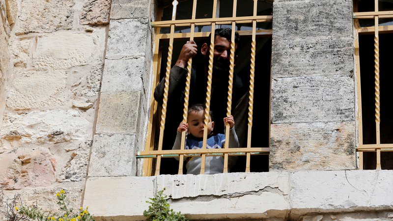 Fotografija: Na celotnem Zahodnem bregu živi okoli 2,7, milijona Palestincev in okoli 400.000 judovskih priseljencev. Foto: Mussa Qawasma/Reuters