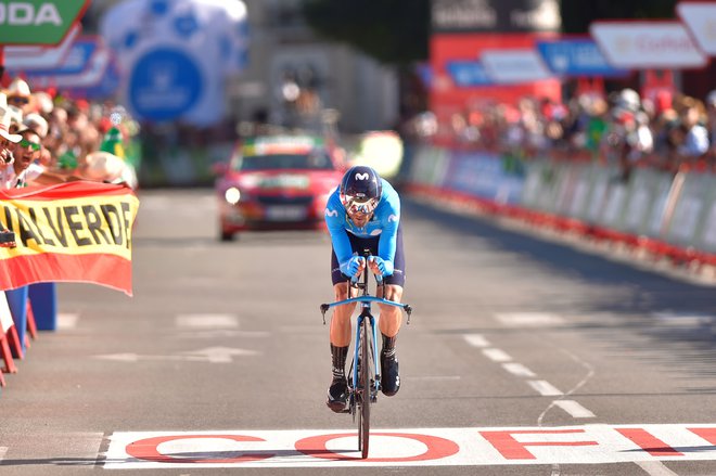 Alejandro Valverde je zdaj Rogličev najbližji zasledovalec, zaostaja pa 1:52. FOTO: AFP
