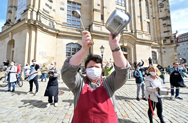 Gostinci in turistični delavci so protestirali zaradi katastrofalnih razmer v panogi. Foto Reuters
