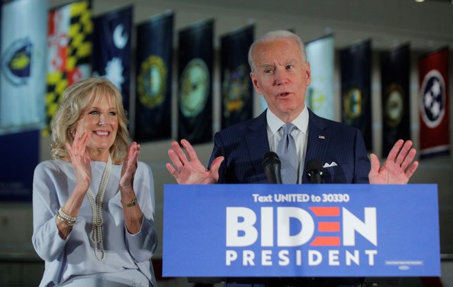 Biden z ženo Jill marca v Filadelfiji Foto Reuters