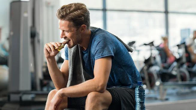 Priporočila za športno prehrano so že prva težava. Ko športnika vprašamo, katera priporočila za športno prehrano uporablja, so odgovori zelo različni. FOTO:&nbsp;Shutterstock