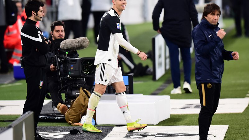 Fotografija: Cristiano Ronaldo in Juventus sta zadnjo tekmo letos igrala v derbiju proti Interju, 8. marca. FOTO: Reuters