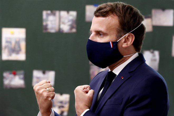 Macron je Francozom napovedal omejitev potovanj po svetu. FOTO: Reuters