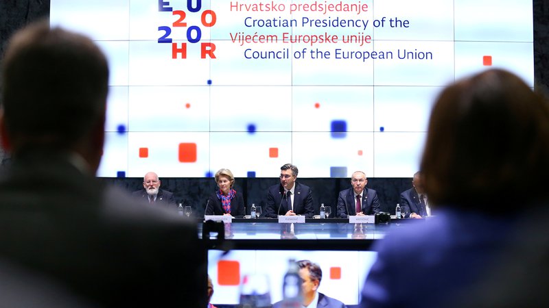 Fotografija: Čas koronavirusa bo za politiko EU do regije še posebno težaven.Foto: Antonio Bronic/Reuters