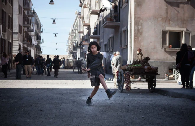 Mala Lila na neapeljskih ulicah, polnih dramatičnega življenja FOTO: HBO