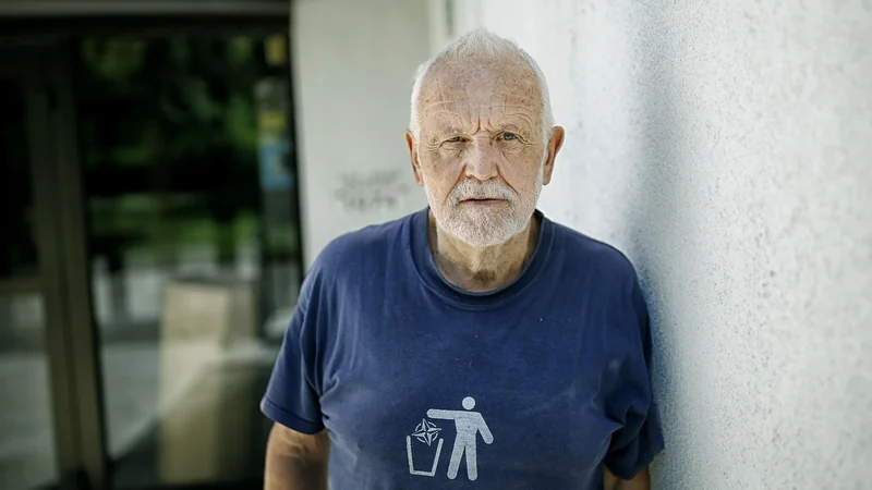 Fotografija: "Nisem si preveč prizadeval za formalno povezovanje, ki je sicer lepo in morda koristno, povečuje pa tudi ugled, a mnogo koristnejše je osebno povezovanje,« pravi akademik dr. Jože Mencinger.
FOTO: Blaž Samec/Delo