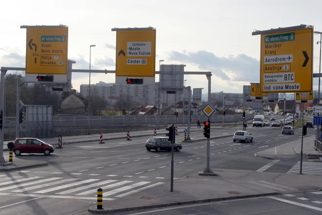 Širitev vpadnic je škodljiva, menijo v partnerstvu za okolje in zdravje. FOTO: Mavric Pivk