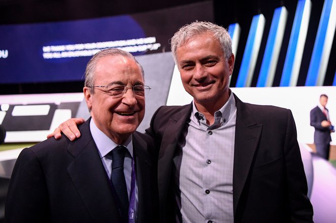 Kongresa Fife v Parizu sta se udeležila tudi Florentino Perez in Jose Mourinho. FOTO: AFP