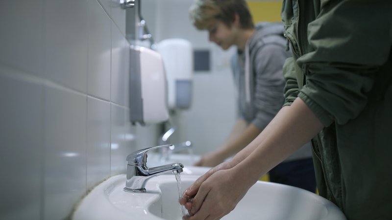 Fotografija: Umivanje rok. FOTO: Blaž Samec