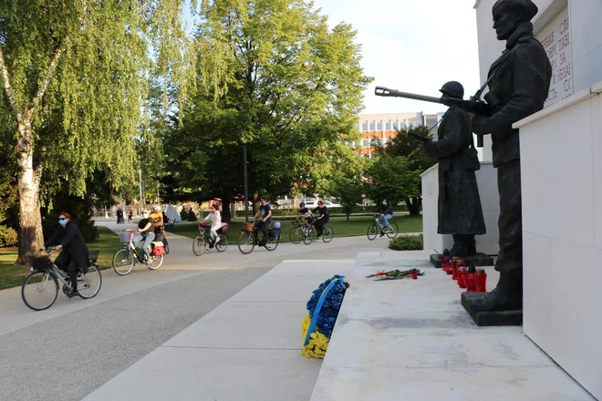 Protestirajo tudi v Murski Soboti. FOTO: Jože Pojbič