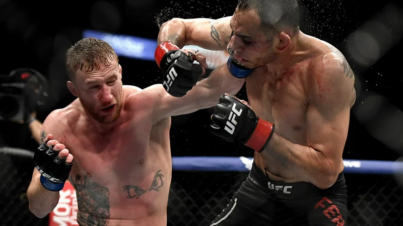 Fotografija: Justin Gaethje (levo) je bil prepričljivo boljši od Tonyja Fergusona. FOTO: AFP