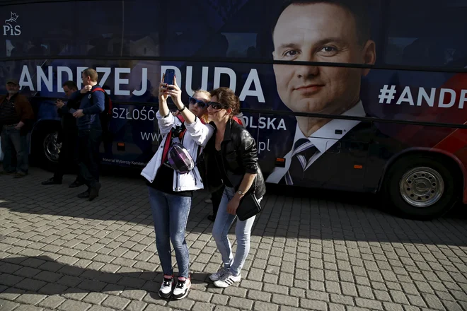 Vrhovno sodišče bi zdaj verjetno lahko razglasilo volitve za neveljavne, oblasti pa bi razpisale nov datum. Govori se o juliju. FOTO: Reuters