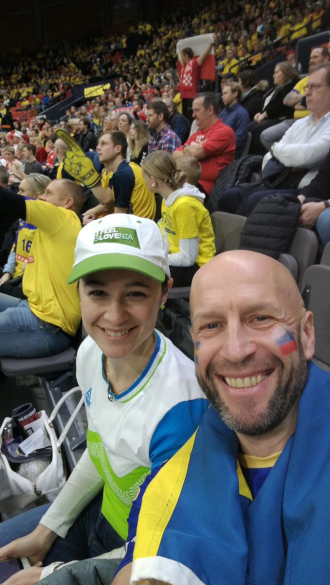 Z ženo Jasmino sta si januarja letos na evropskem prvenstvu v Göteborgu ogledala rokometno tekmo med Slovenijo in Švedsko. FOTO: Klemen Stanovnik