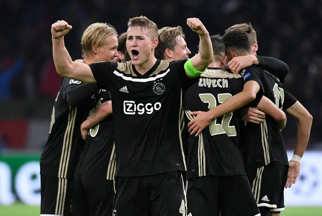 Kapetan Ajaxa, komaj 19-letni branilec Matthijs de Ligt, velja na trgu okroglih 50 milijonov evrov.