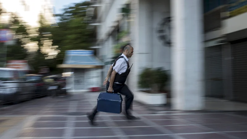 Fotografija: Na gibkem zahodu, kjer mislijo na delavca in, roko na srce, pametno na stroške, bi rekli: stari blabla ali spet nič novega. FOTO: Marko Djurica/Reuters