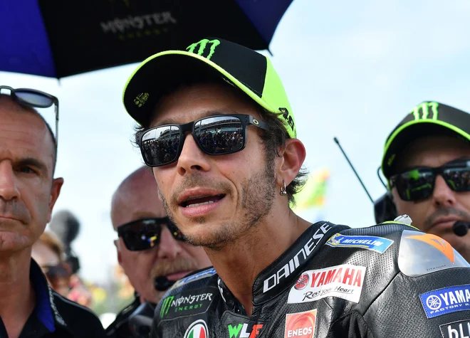 Valentino Rossi še vedno premore veliko navijačev. FOTO: Reuters