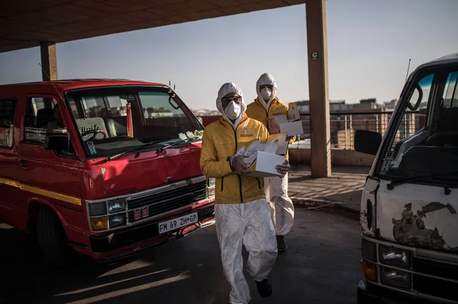 Koronavirus je Južno Afriko najhuje prizadel med vsemi državami v podsaharski Afriki. V Nedeljo je število okuženih naraslo že na več 10.000. FOTO: Marco Longari/AFP